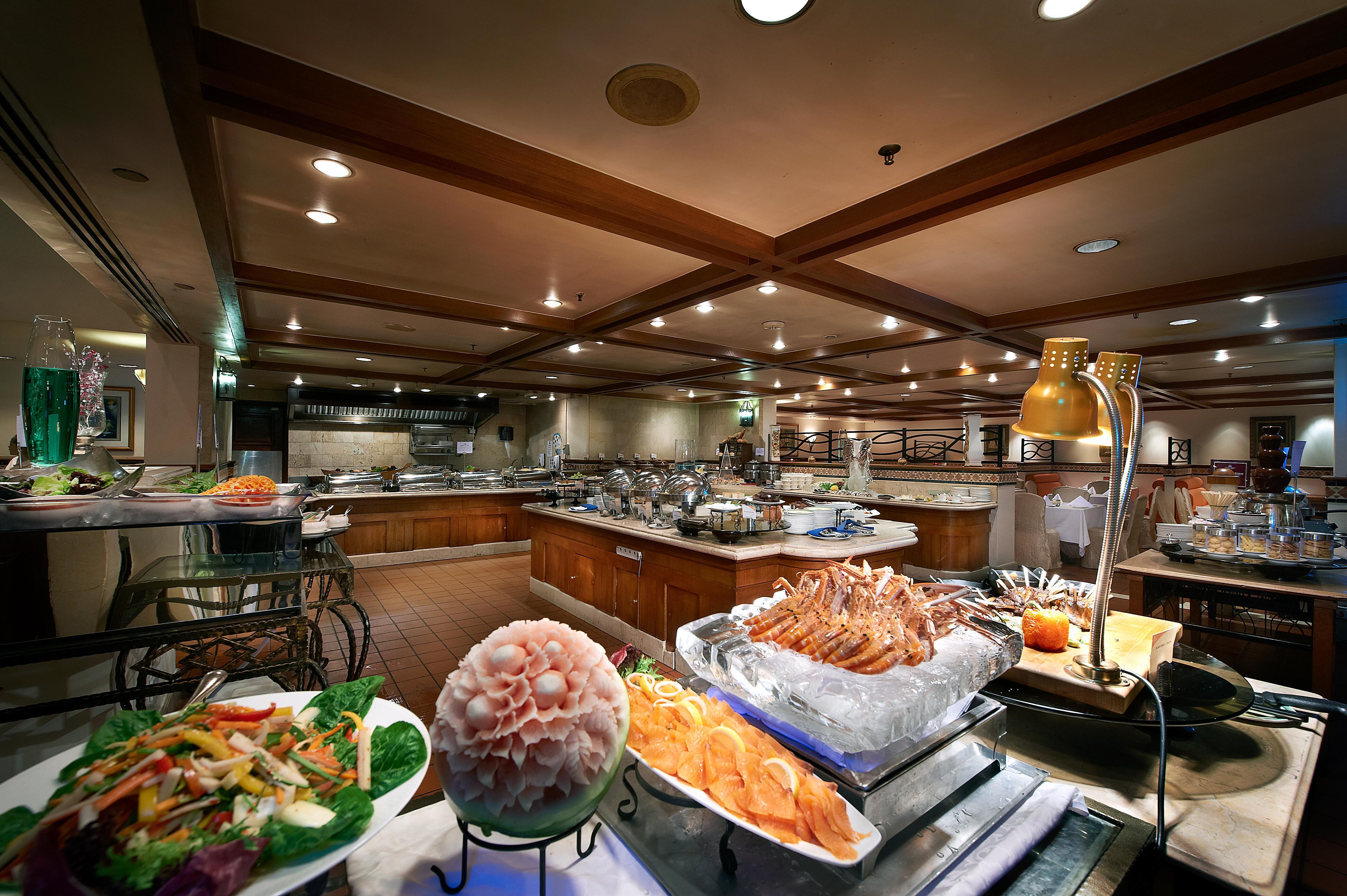 Dorsett Grand Subang Hotel Subang Jaya Dış mekan fotoğraf The buffet at the hotel