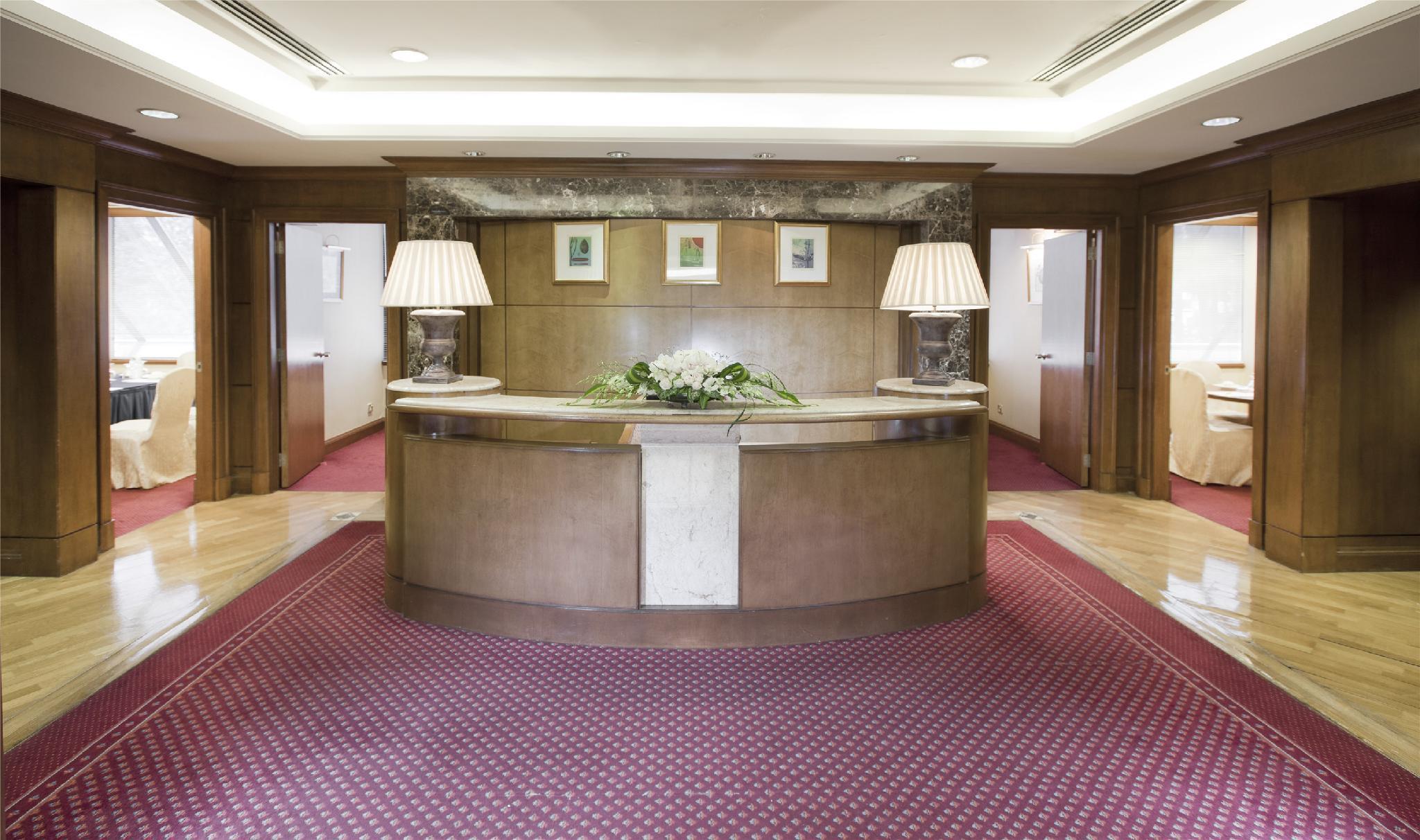 Dorsett Grand Subang Hotel Subang Jaya Dış mekan fotoğraf The reception area of the club