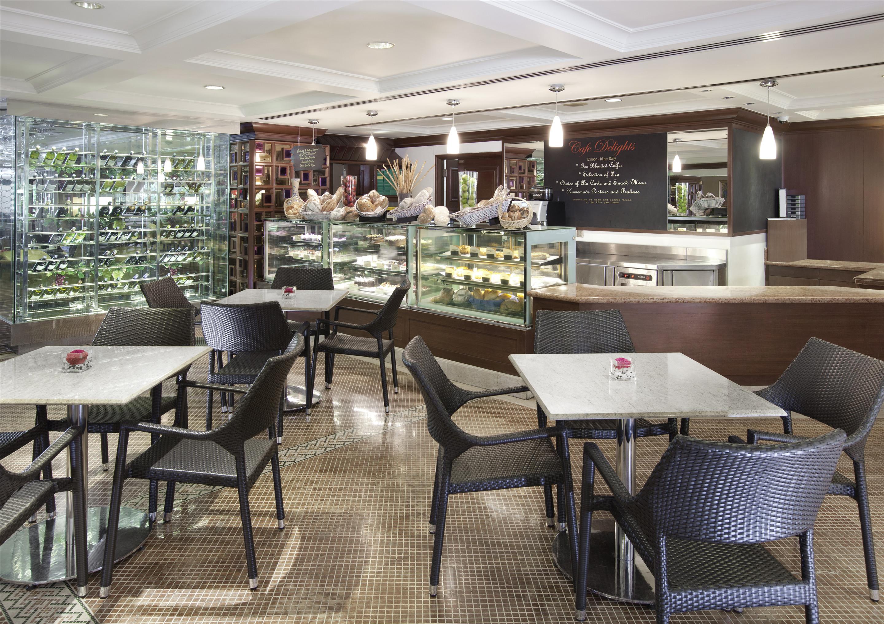 Dorsett Grand Subang Hotel Subang Jaya Dış mekan fotoğraf The Coffee Bean & Tea Leaf in Hong Kong